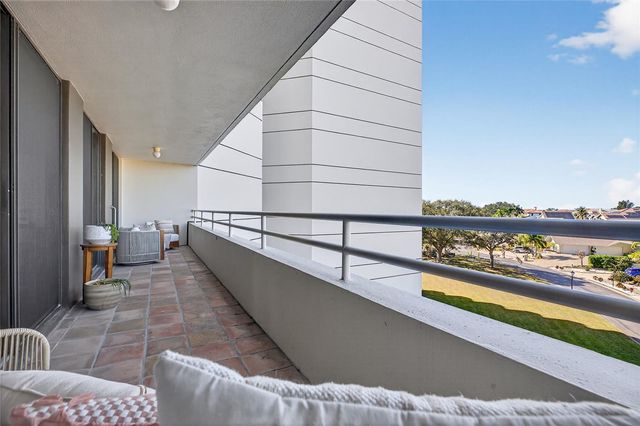 5950 PELICAN BAY PLAZA S 406, Gulfport, FL 33707