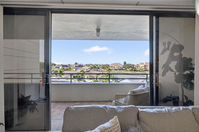 5950 PELICAN BAY PLAZA S 406, Gulfport, FL 33707