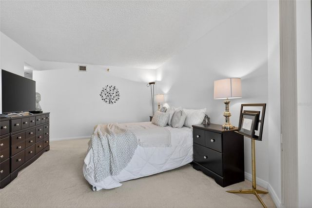 5950 PELICAN BAY PLAZA S 406, Gulfport, FL 33707