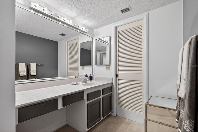 5950 PELICAN BAY PLAZA S 406, Gulfport, FL 33707