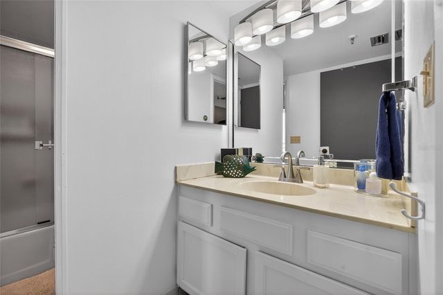 5950 PELICAN BAY PLAZA S 406, Gulfport, FL 33707