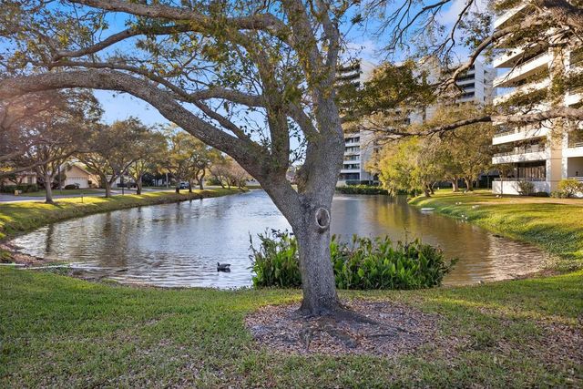 5950 PELICAN BAY PLAZA S 406, Gulfport, FL 33707