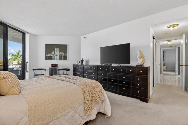 5950 PELICAN BAY PLAZA S 406, Gulfport, FL 33707