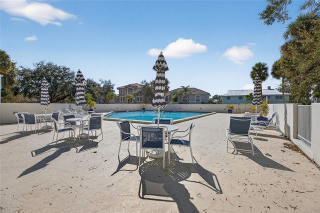 5950 PELICAN BAY PLAZA S 406, Gulfport, FL 33707