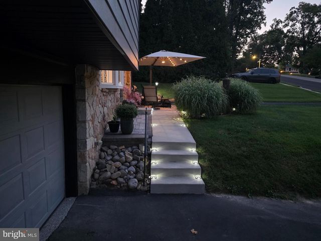 209 LIMESTONE LN, Willow Grove, PA 19090
