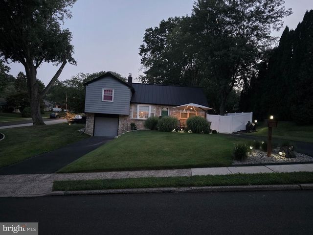 209 LIMESTONE LN, Willow Grove, PA 19090