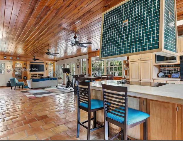 19810 SW 200th St, Miami, FL 33187