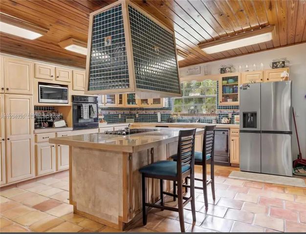 19810 SW 200th St, Miami, FL 33187