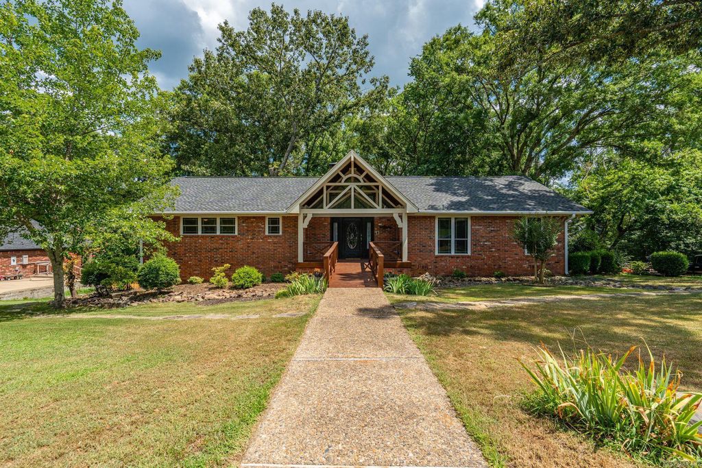 210 Quail Creek Road, Hot Springs, AR 71901