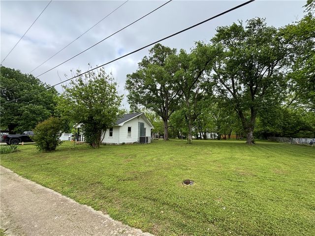 408 N. West Avenue, Lincoln, AR 72744