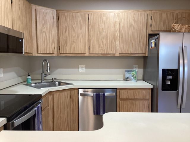 410 Pine Glen Lane B-2, Greenacres, FL 33463