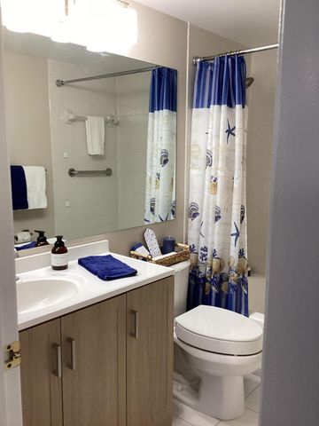 410 Pine Glen Lane B-2, Greenacres, FL 33463