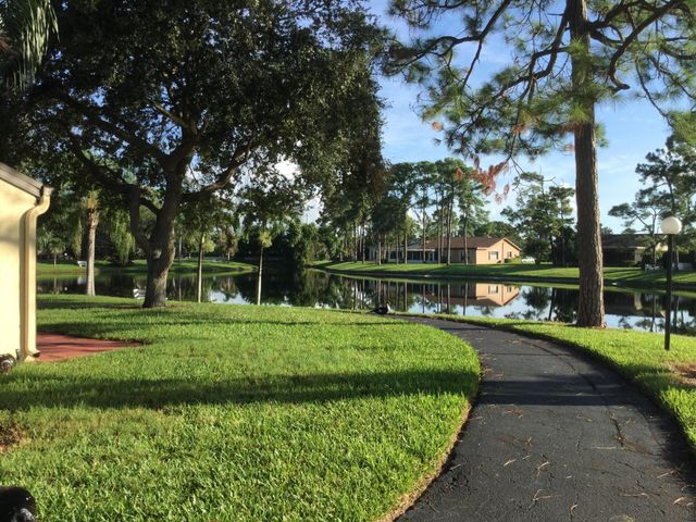 410 Pine Glen Lane B-2, Greenacres, FL 33463
