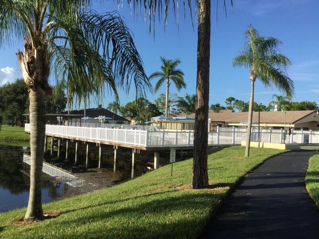 410 Pine Glen Lane B-2, Greenacres, FL 33463