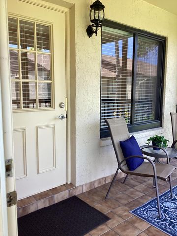 410 Pine Glen Lane B-2, Greenacres, FL 33463