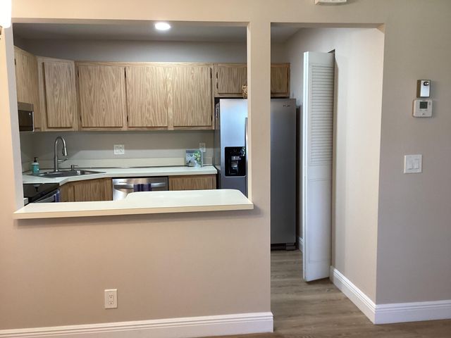 410 Pine Glen Lane B-2, Greenacres, FL 33463