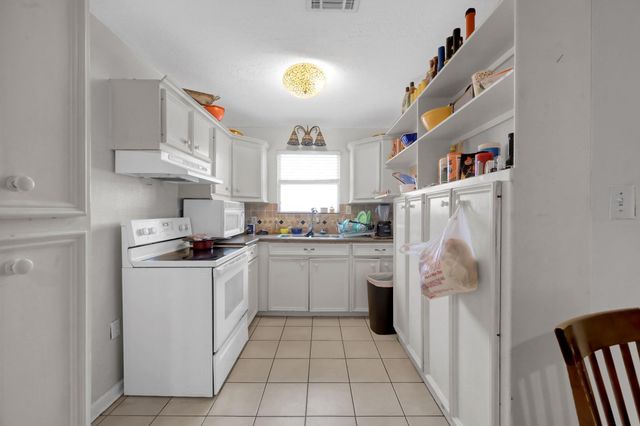 7644 Spring Cypress Road, Spring, TX 77379