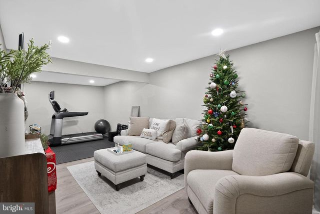 21 WINTERBERRY CT, Glassboro, NJ 08028