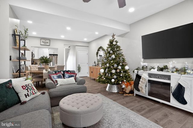 21 WINTERBERRY CT, Glassboro, NJ 08028