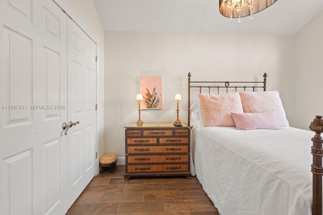 18551 Woodstream Dr, Boca Raton, FL 33498