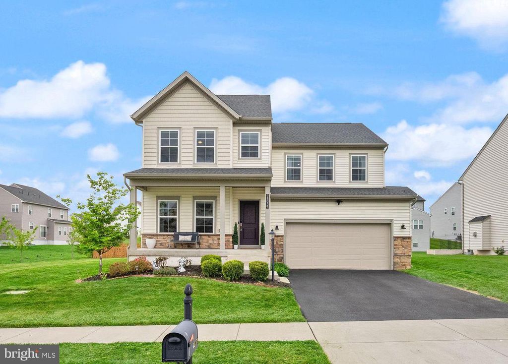 25029 STRIPED MAPLE DR, Aldie, VA 20105