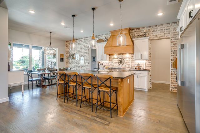 312 Pear Valley Lane, Burleson, TX 76028