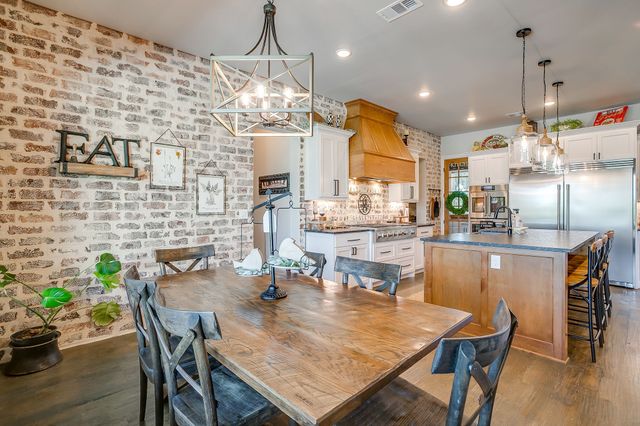 312 Pear Valley Lane, Burleson, TX 76028