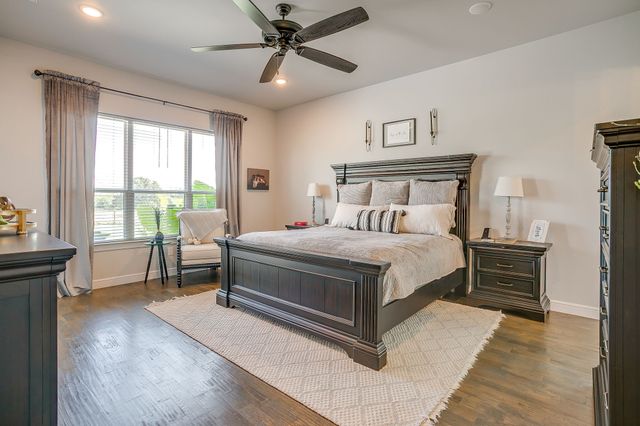 312 Pear Valley Lane, Burleson, TX 76028