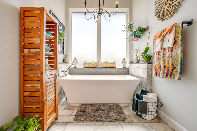 312 Pear Valley Lane, Burleson, TX 76028