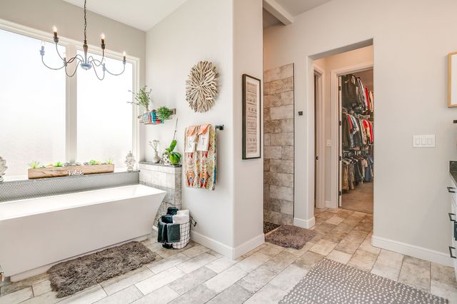 312 Pear Valley Lane, Burleson, TX 76028