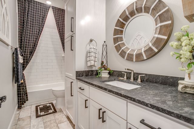 312 Pear Valley Lane, Burleson, TX 76028