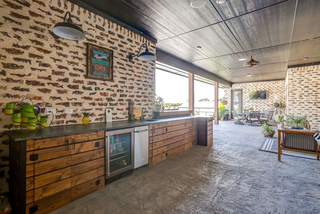 312 Pear Valley Lane, Burleson, TX 76028