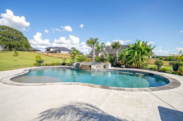 312 Pear Valley Lane, Burleson, TX 76028