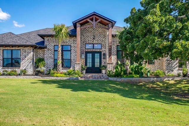 312 Pear Valley Lane, Burleson, TX 76028