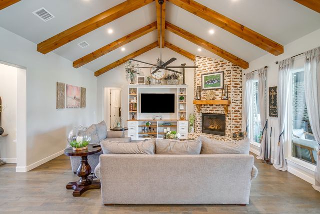 312 Pear Valley Lane, Burleson, TX 76028