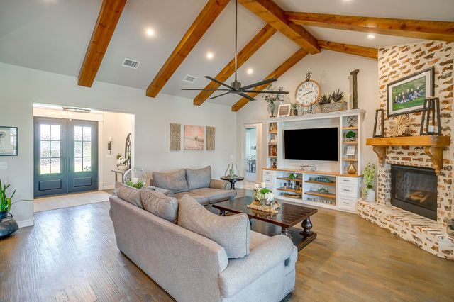 312 Pear Valley Lane, Burleson, TX 76028