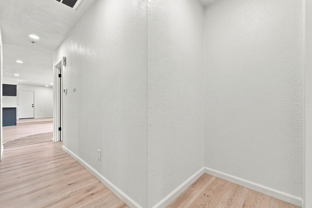 Image 17 of property listing at 36080 Montrose Place, Madera, CA 93636