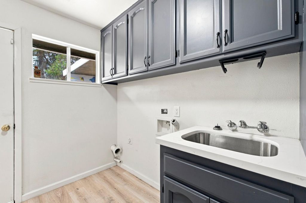 Image 18 of property listing at 36080 Montrose Place, Madera, CA 93636