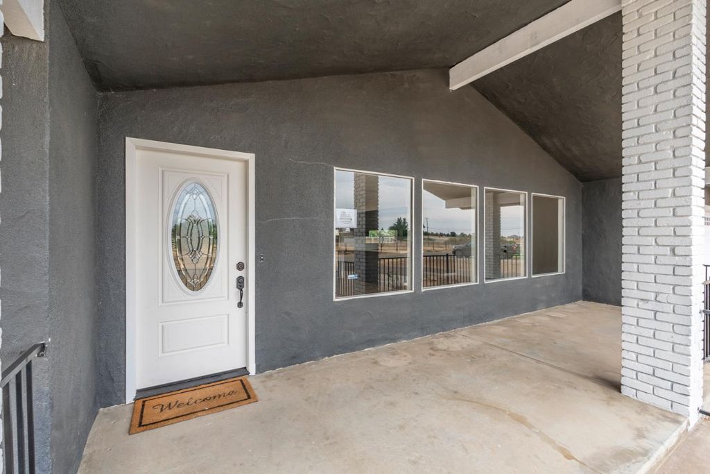 Image 2 of property listing at 36080 Montrose Place, Madera, CA 93636