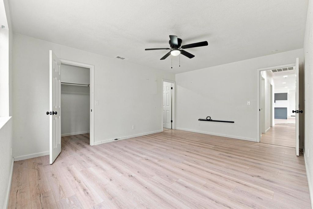 Image 22 of property listing at 36080 Montrose Place, Madera, CA 93636