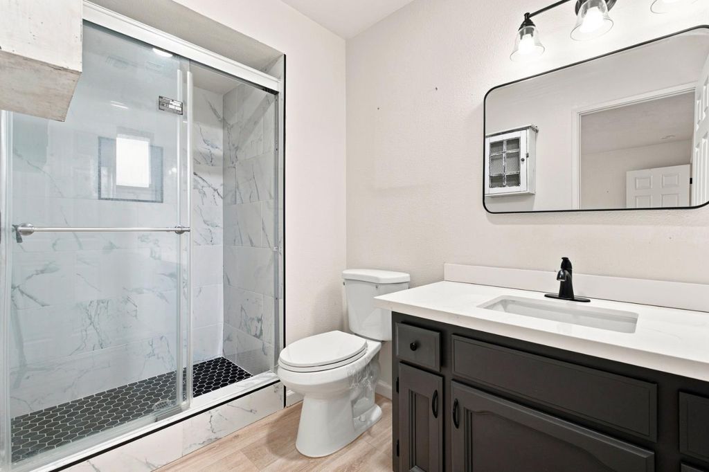 Image 24 of property listing at 36080 Montrose Place, Madera, CA 93636