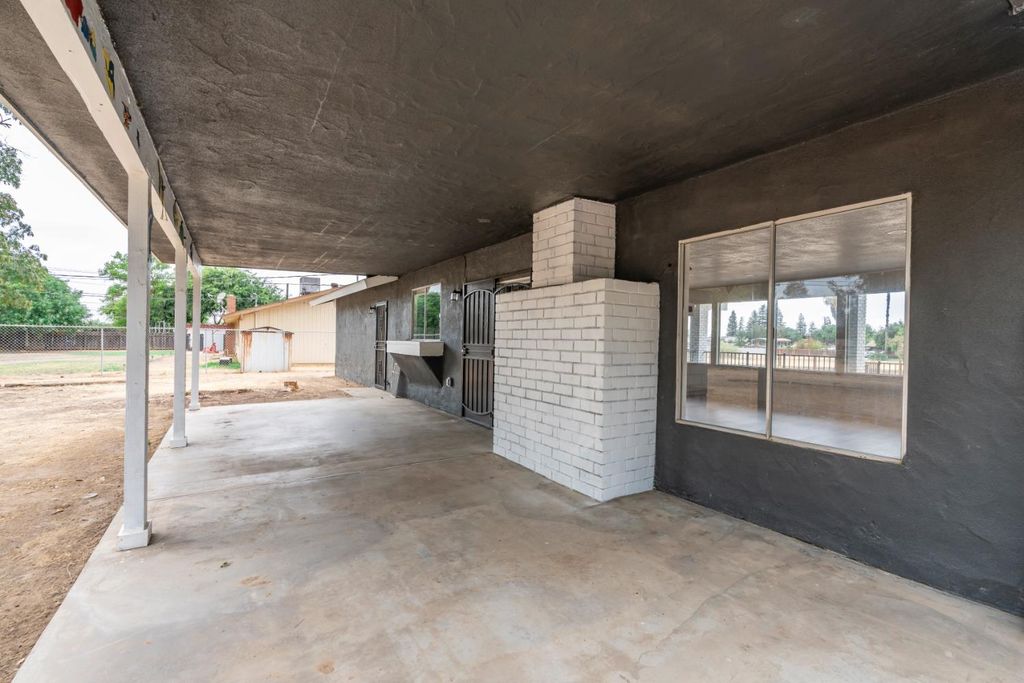 Image 28 of property listing at 36080 Montrose Place, Madera, CA 93636