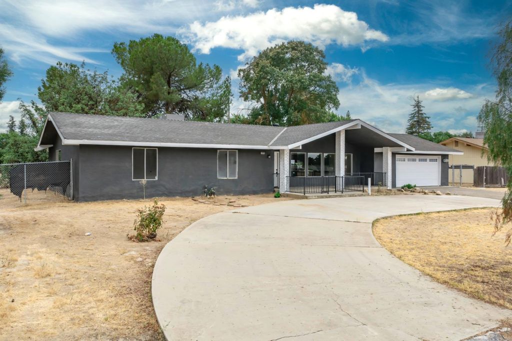Image 33 of property listing at 36080 Montrose Place, Madera, CA 93636