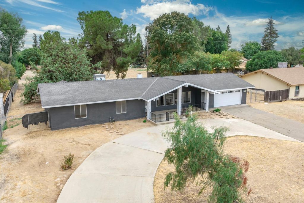 Image 35 of property listing at 36080 Montrose Place, Madera, CA 93636