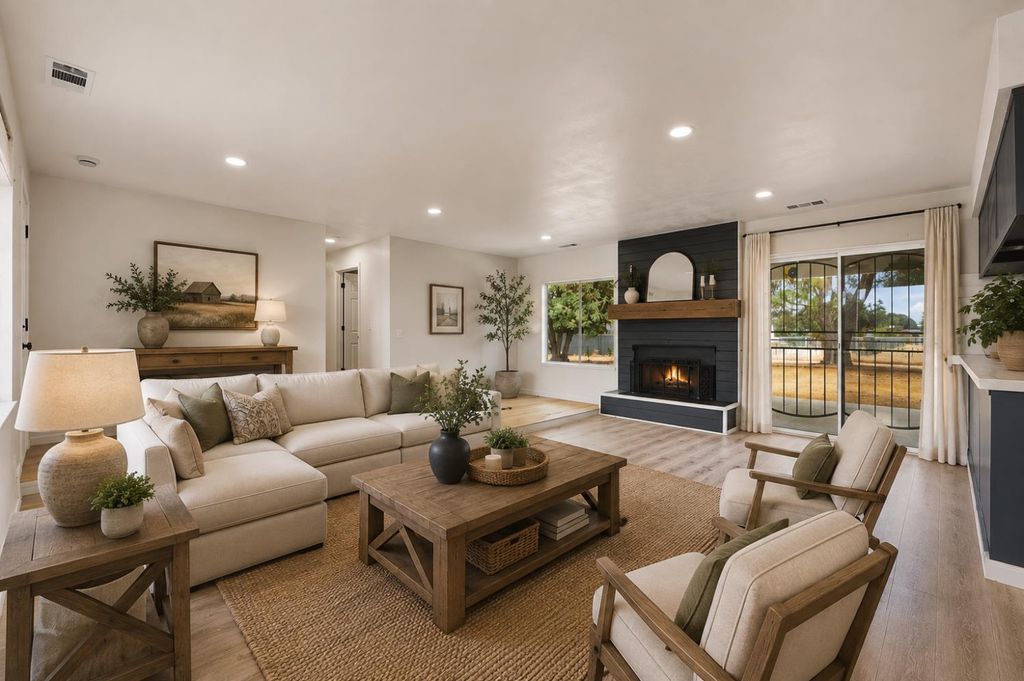 Image 40 of property listing at 36080 Montrose Place, Madera, CA 93636