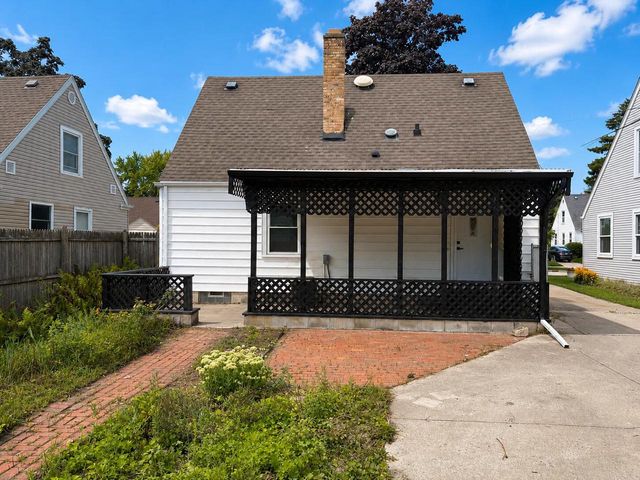 2205 Hayes AVENUE, Racine, WI 53405