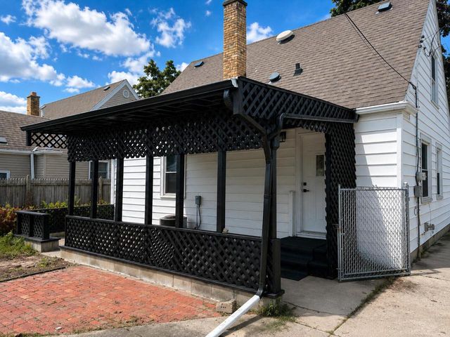 2205 Hayes AVENUE, Racine, WI 53405