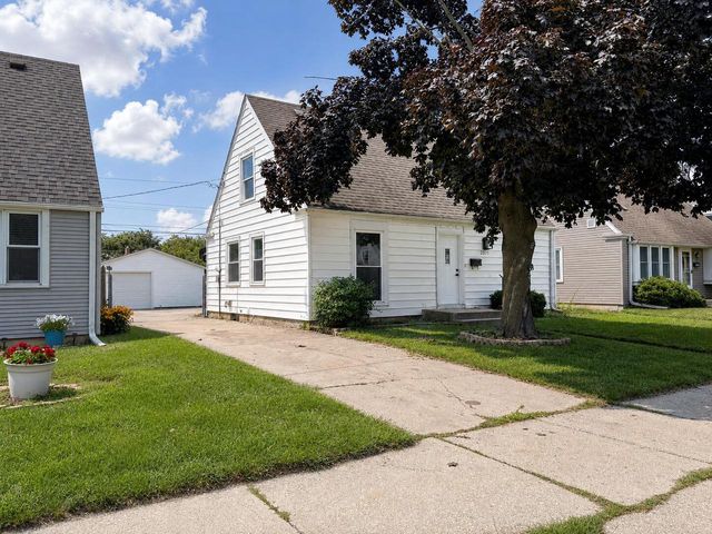 2205 Hayes AVENUE, Racine, WI 53405