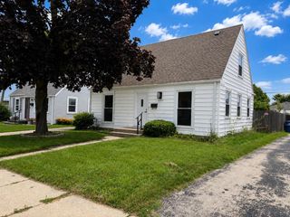 2205 Hayes AVENUE, Racine, WI 53405