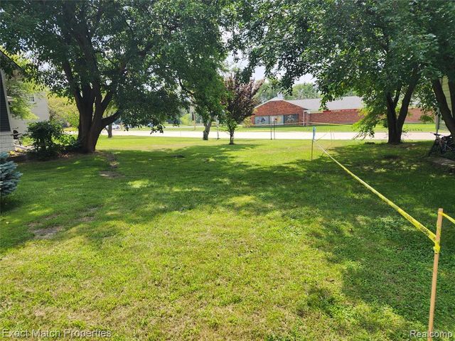 36 Clairmont Place, Pontiac, MI 48342